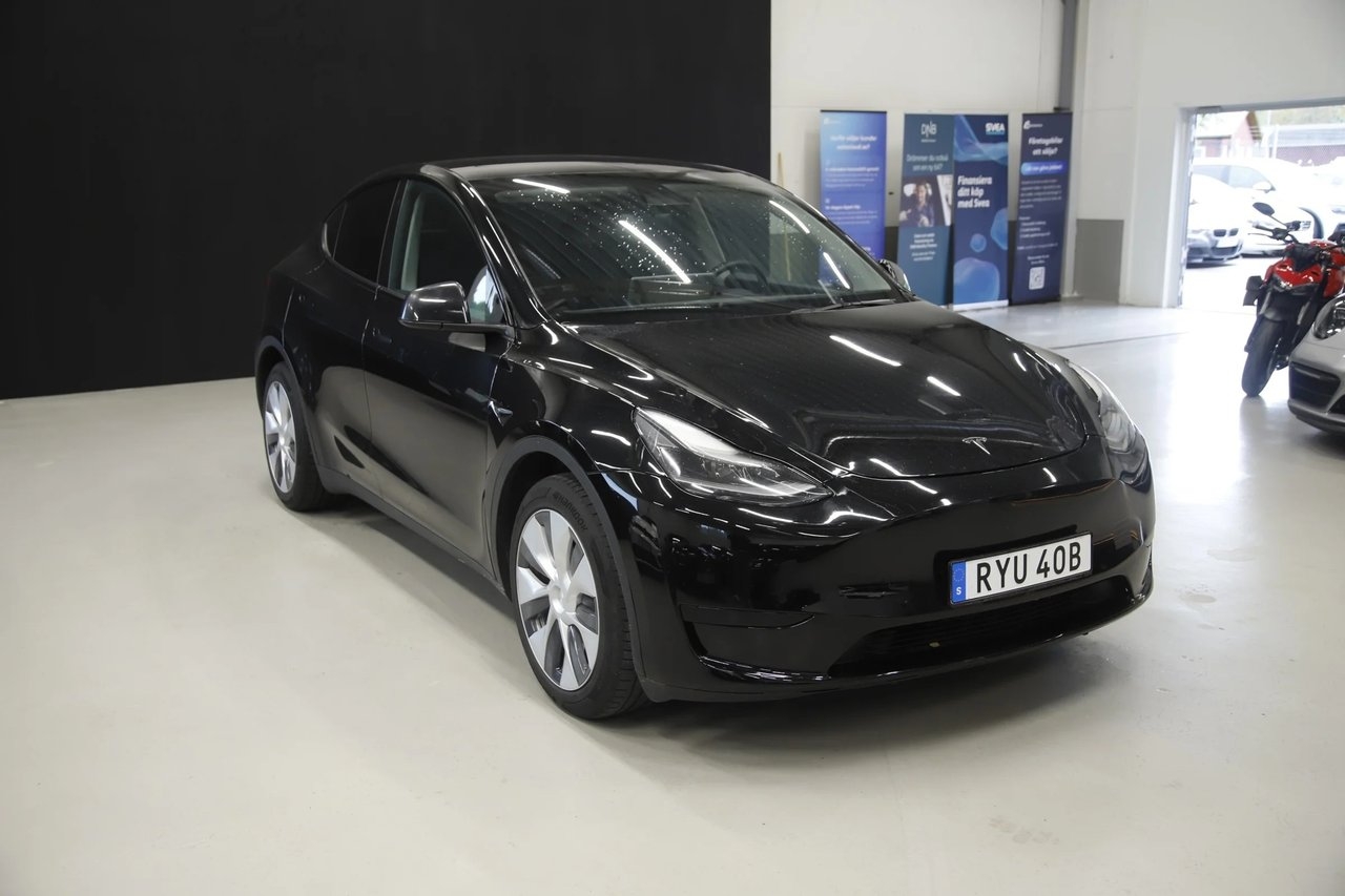 Tesla Model Y Standard Range RWD OBS 2023, bild 5/10