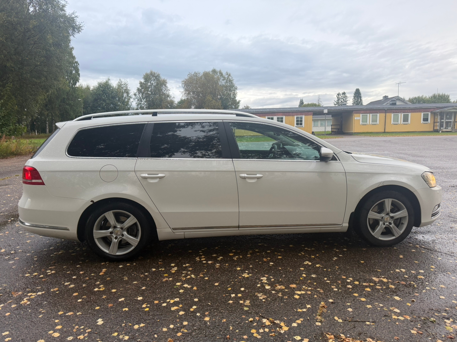 Volkswagen Passat 2011, photo 5/7