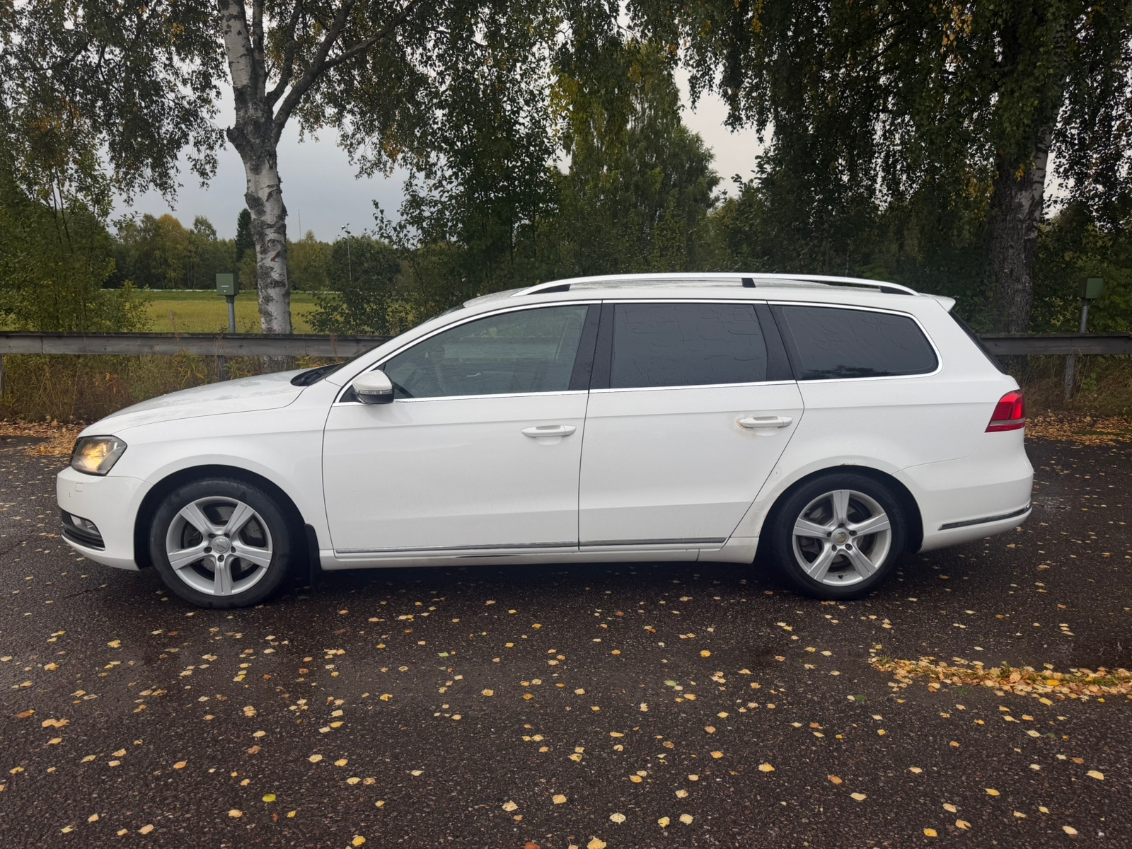 Volkswagen Passat 2011, photo 2/7