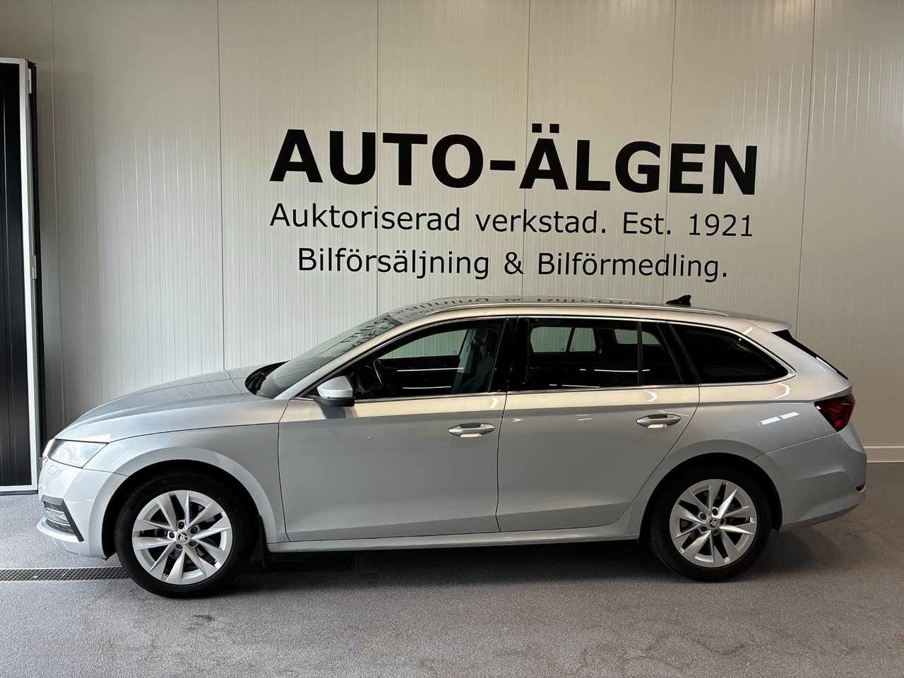 Skoda Octavia Kombi 1.0 TSI e-TECH 2024, bild 3/10