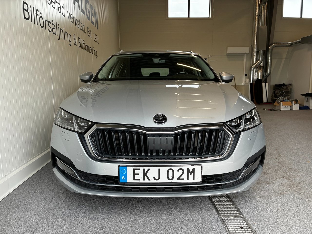 Skoda Octavia Kombi 1.0 TSI e-TECH 2024, bild 2/10