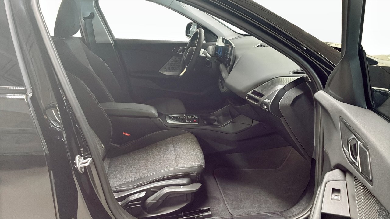 BMW 120 2026, bild 3/9