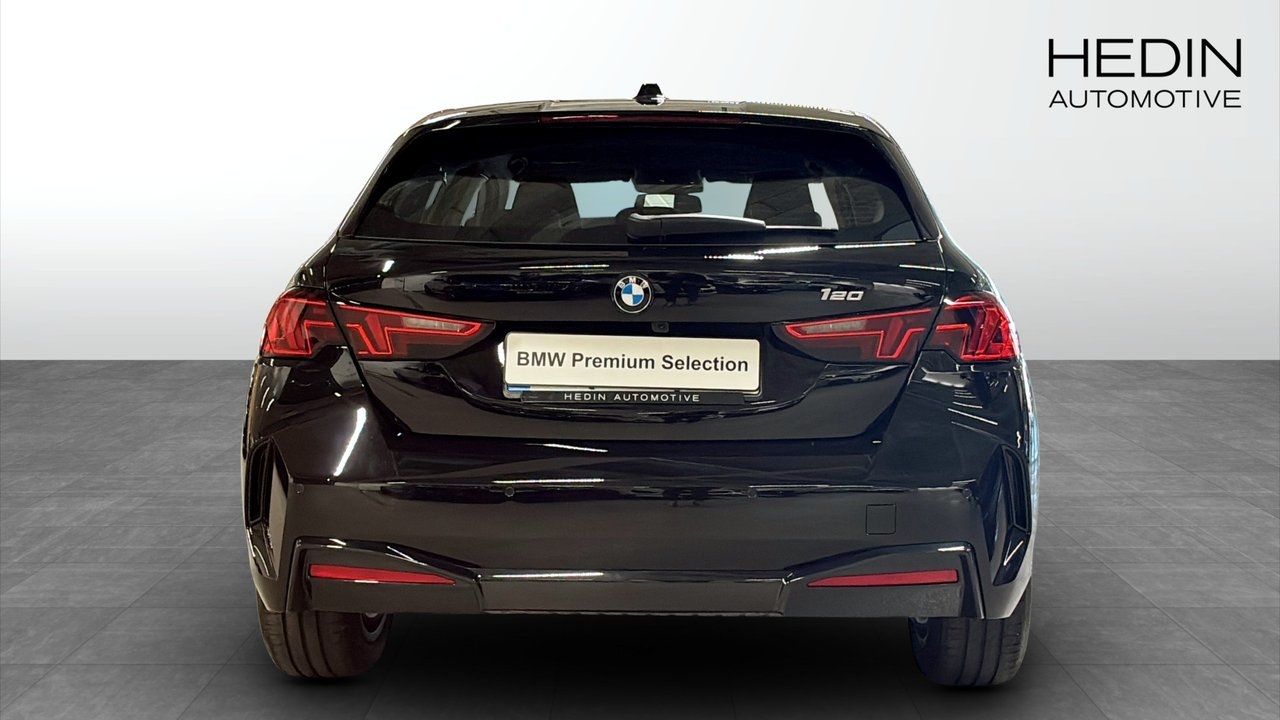 BMW 120 2026, bild 7/9
