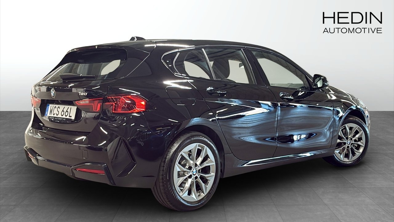 BMW 120 2026, bild 2/9