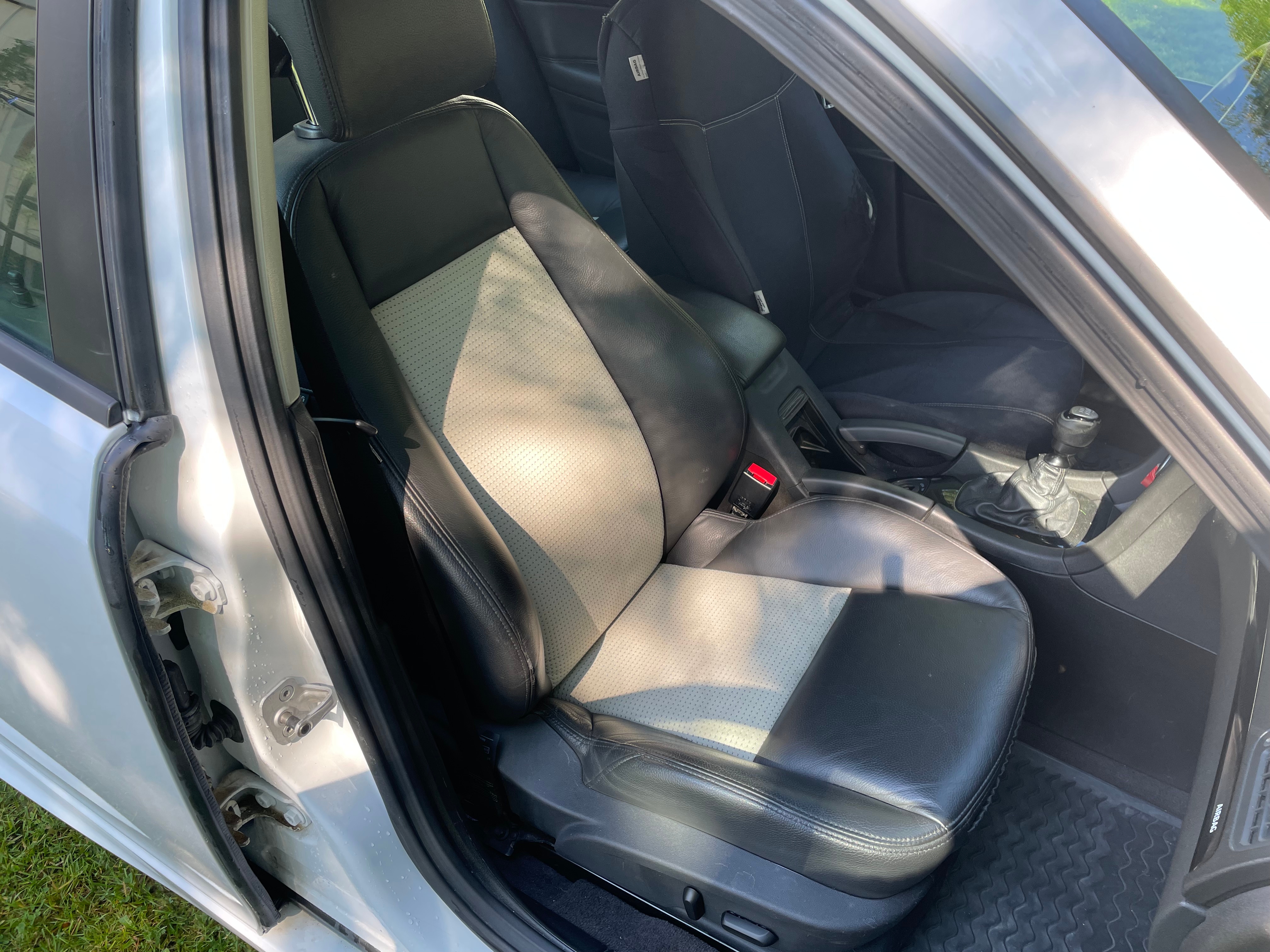 Saab 9-3 SportSedan 1.9 TTiD Manuell 2011, bild 5/8