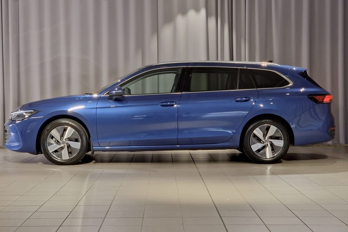 Volkswagen Passat 1.5 eTSI 2025, bild 2/10