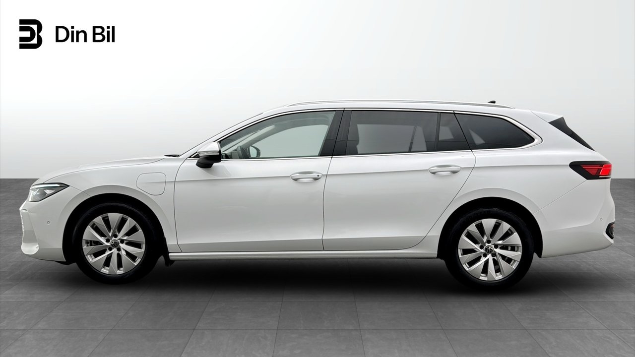 Volkswagen Passat 2025, bild 2/10