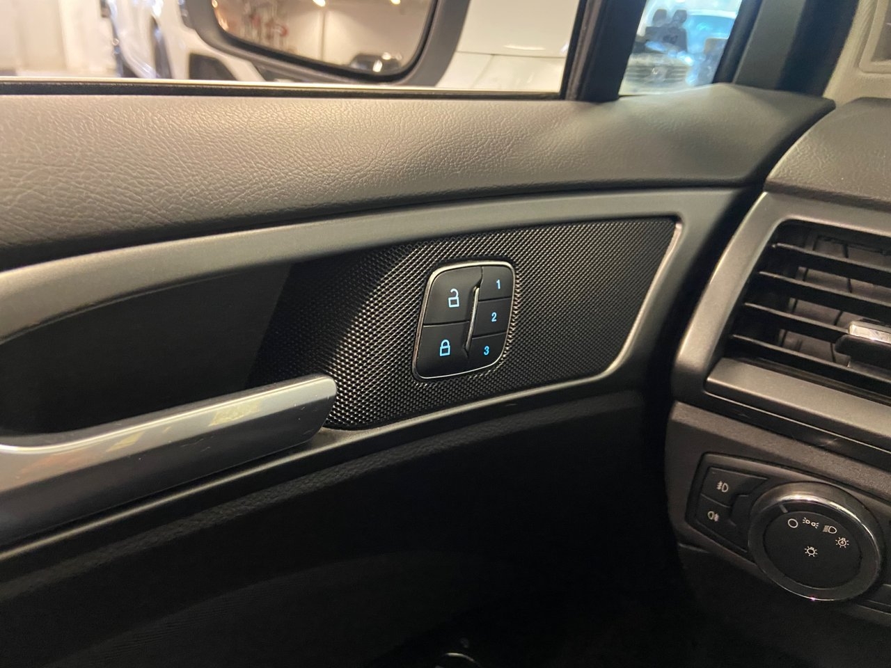 Ford Mondeo 2016, bild 7/8