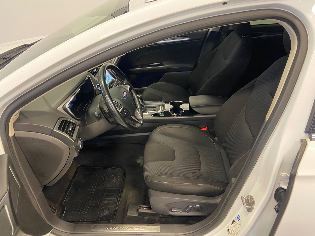 Ford Mondeo 2016, bild 2/8