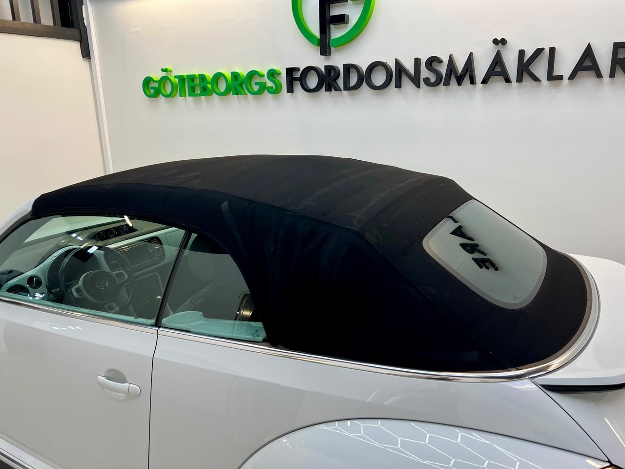 Volkswagen Beetle 2018, photo 3/10