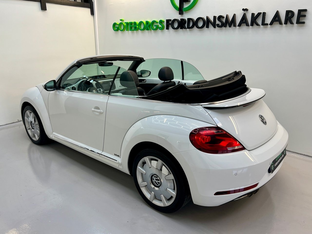 Volkswagen Beetle 2018, photo 6/10