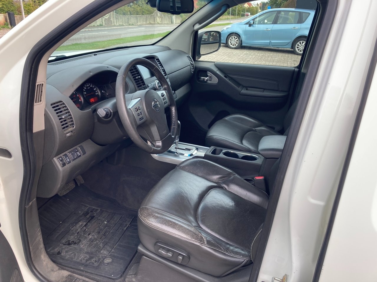 Nissan Navara 2012, bild 5/9