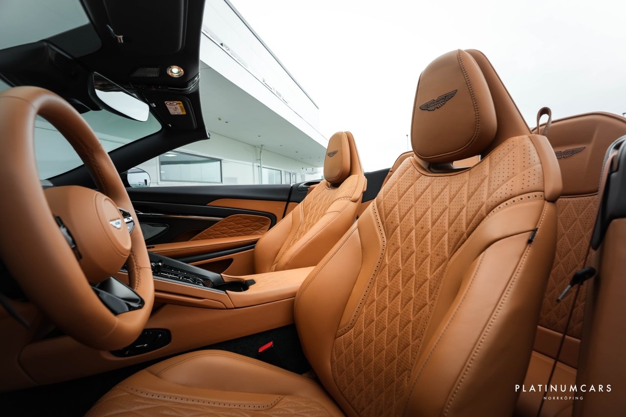 Aston Martin DB12 2024, bild 7/10