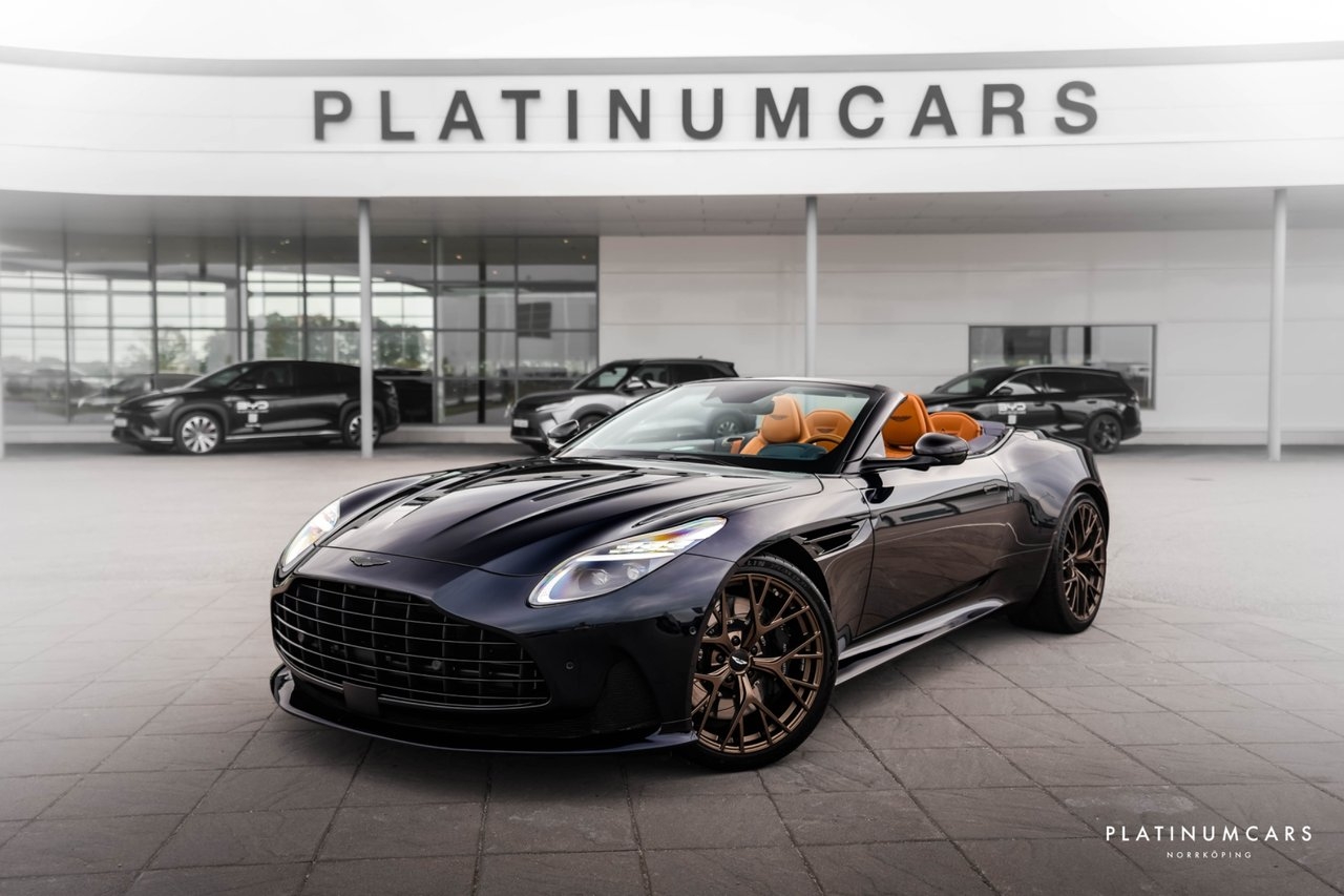 Aston Martin DB12