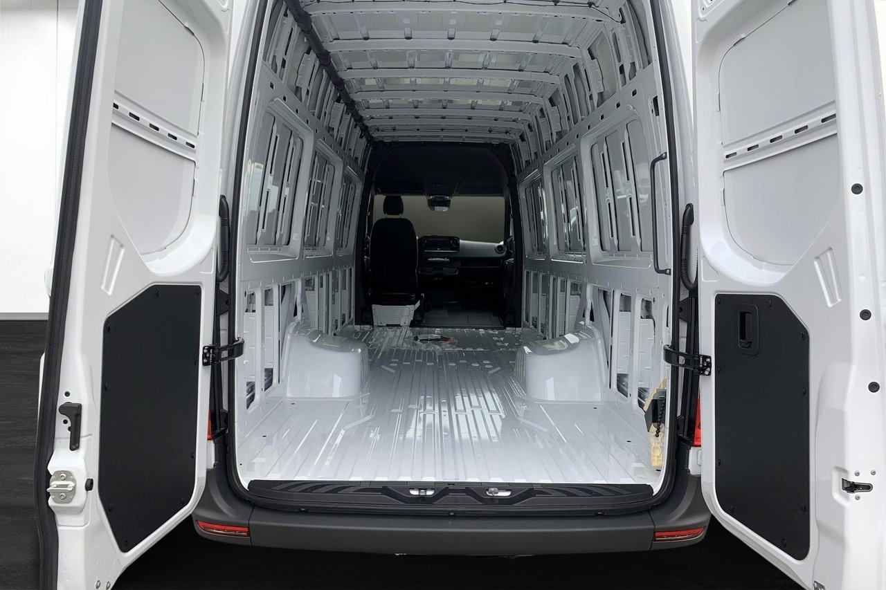 Mercedes-Benz Sprinter 2027, photo 4/10