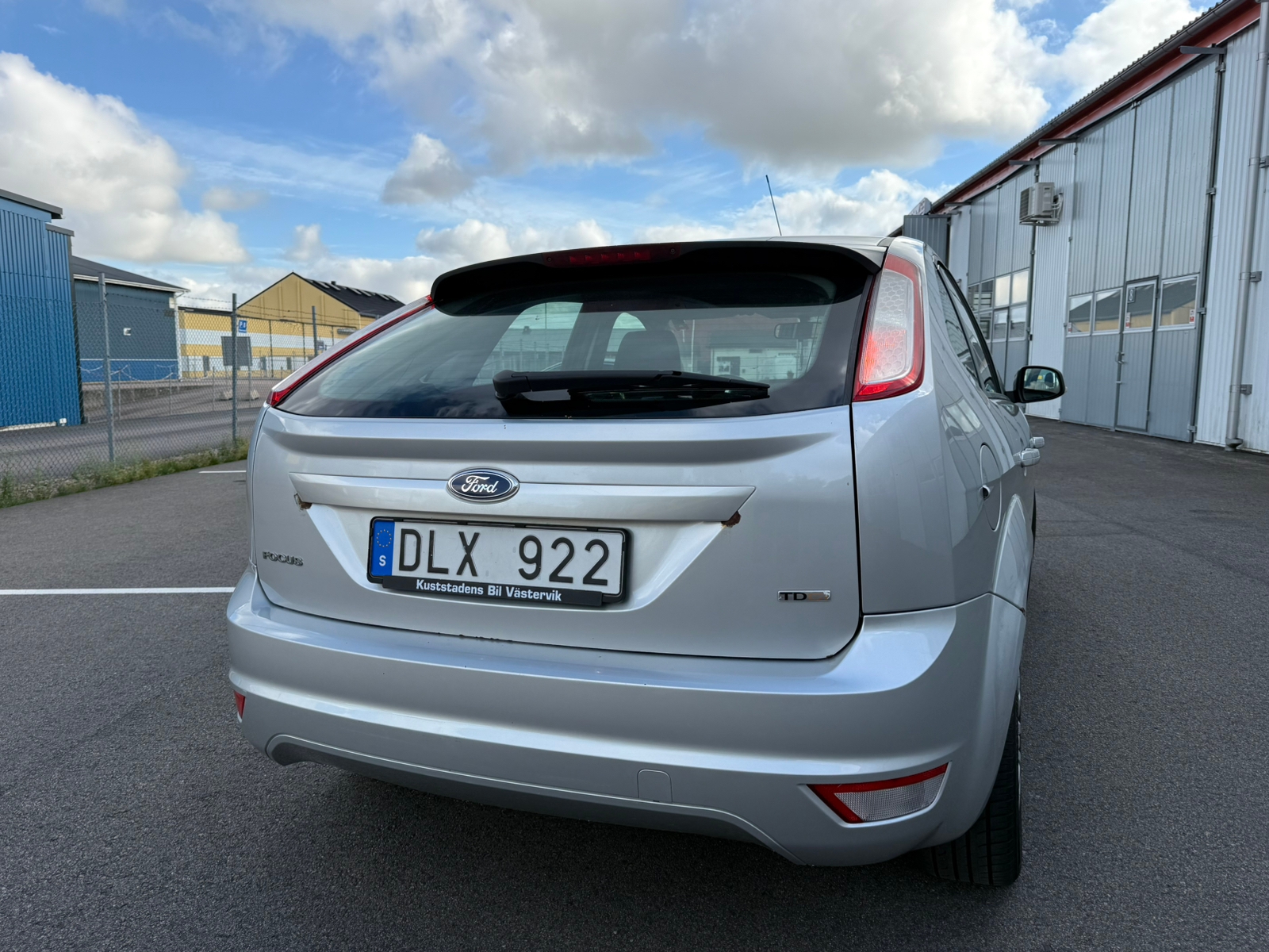 Ford Focus 5-dörrars 1.6 TDCi Manuell 2011, bild 5/9