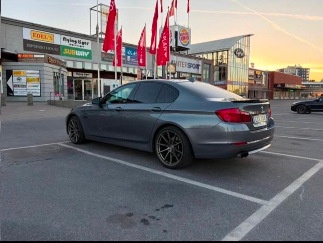BMW 520 d F10 520D Sedan 2012, kuva 4/21
