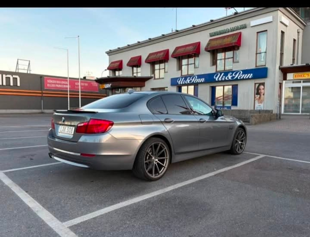 BMW 520 d F10 520D Sedan 2012, kuva 3/21
