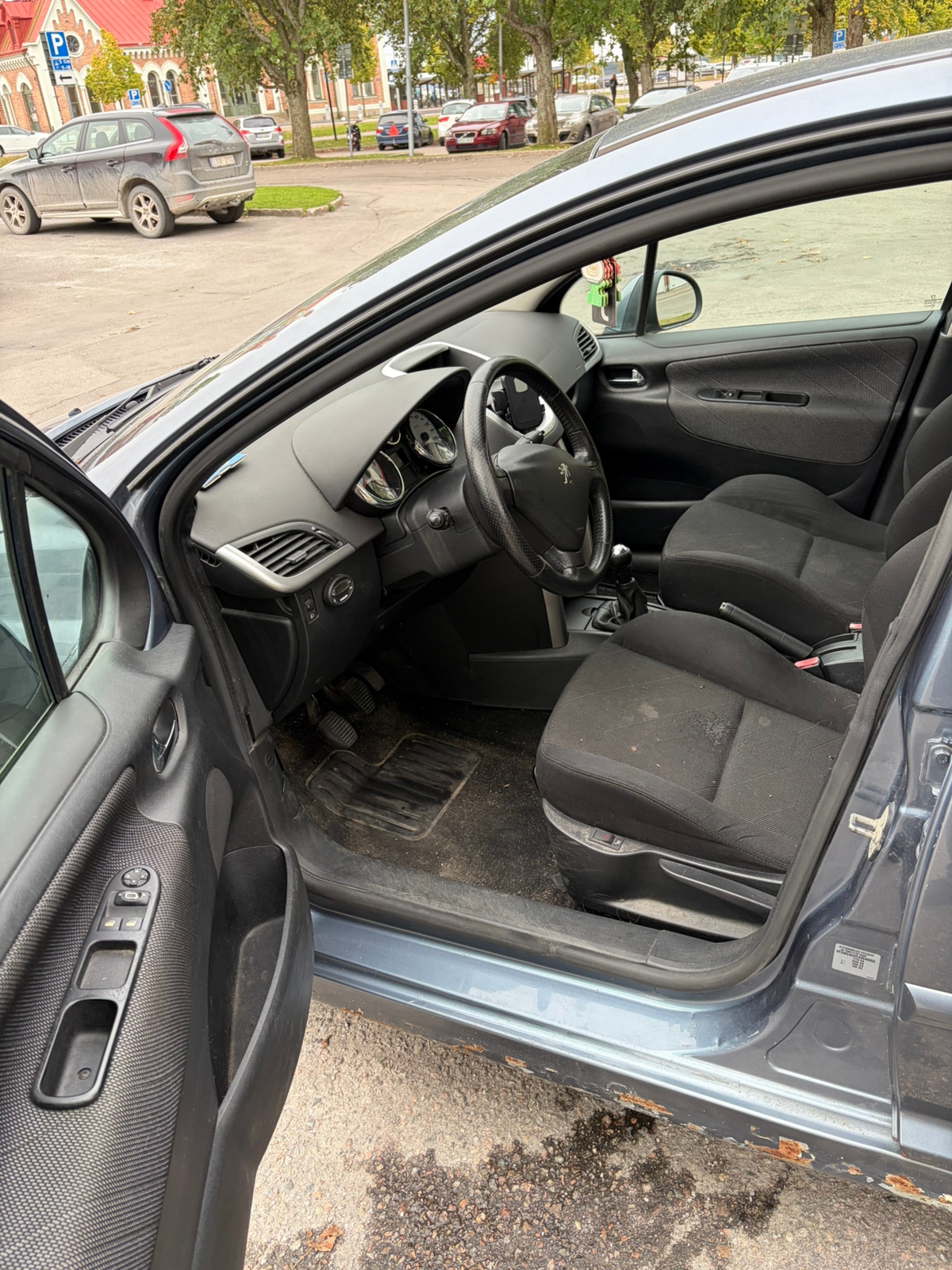 Peugeot 207 5-dörrar 1.6 HDi FAP Manuell 2007, bild 5/10