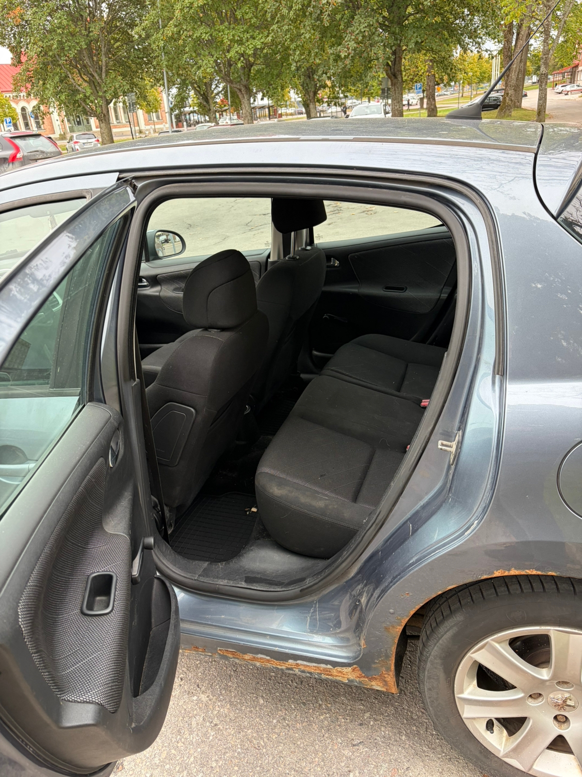 Peugeot 207 5-dörrar 1.6 HDi FAP Manuell 2007, bild 7/10