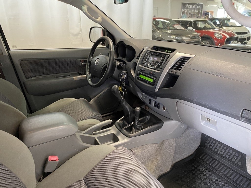 Toyota HiLux 2011, bild 5/8