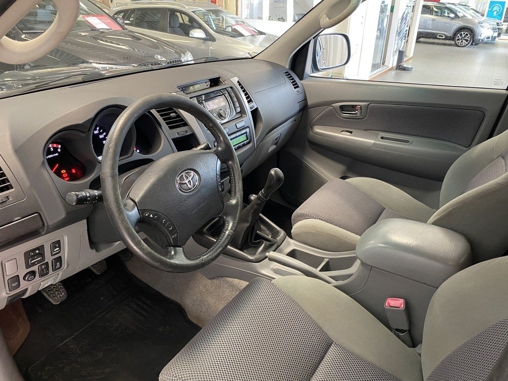 Toyota HiLux 2011, bild 6/8