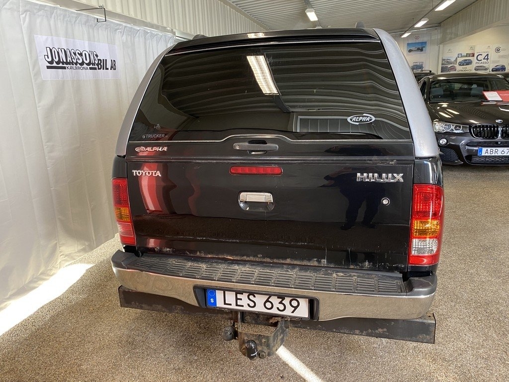 Toyota HiLux 2011, bild 8/8