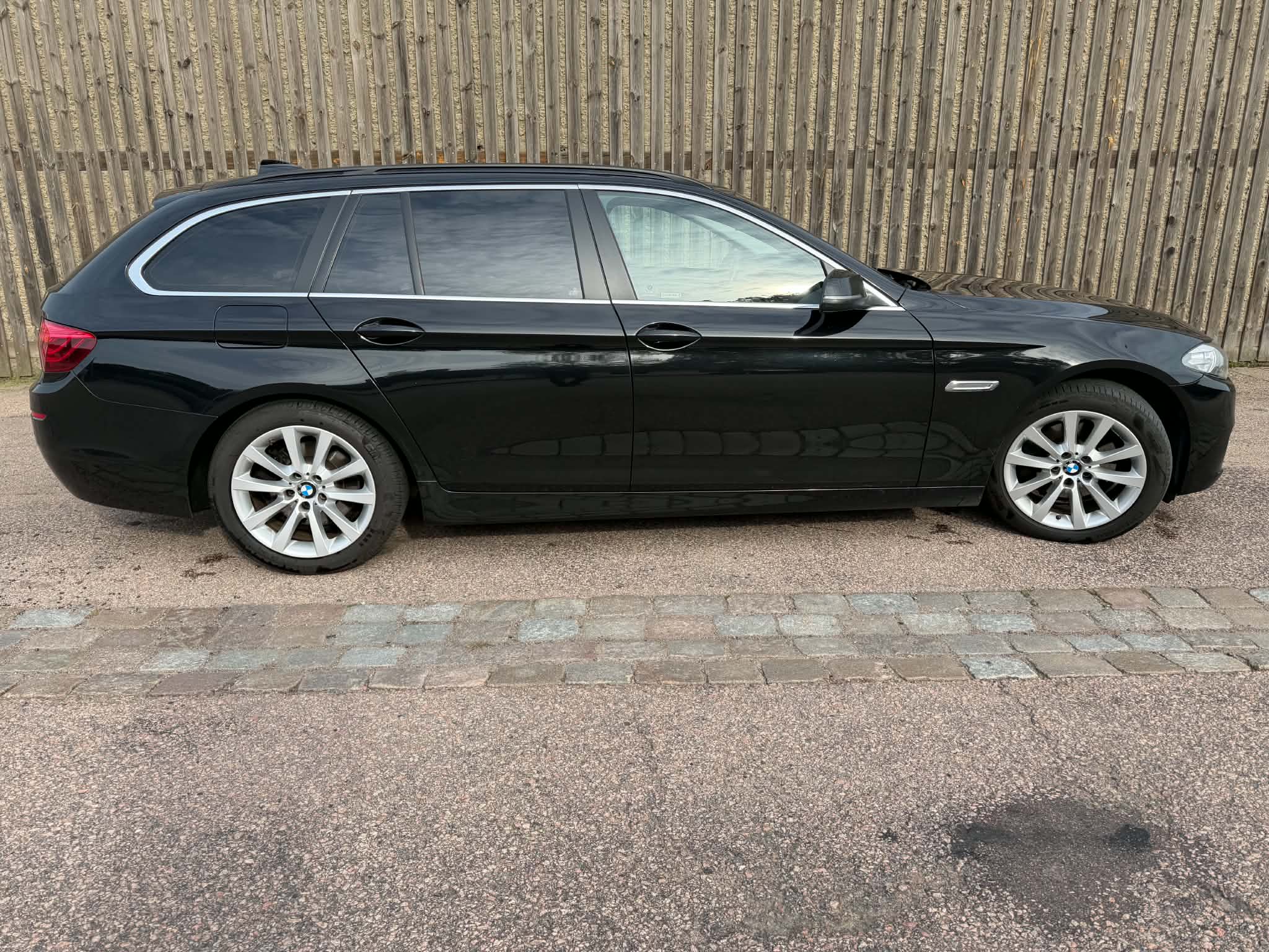 BMW 520 d xDrive Touring 190hk 2016, bild 2/10
