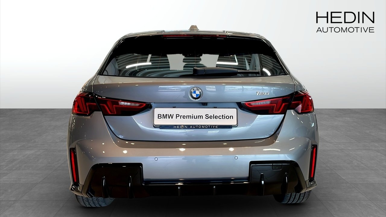 BMW 120 2026, bild 7/10