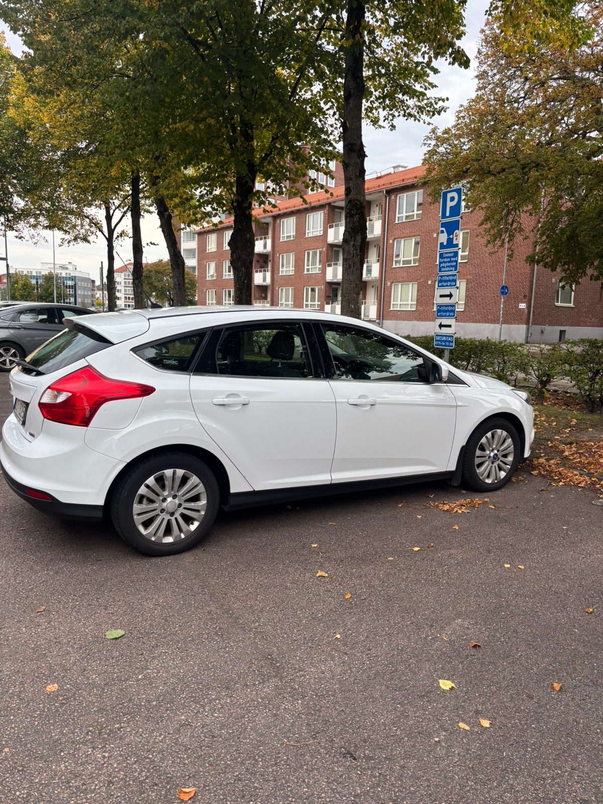 Ford Focus 1.0 EcoBoost Manuell 2013, bild 5/10