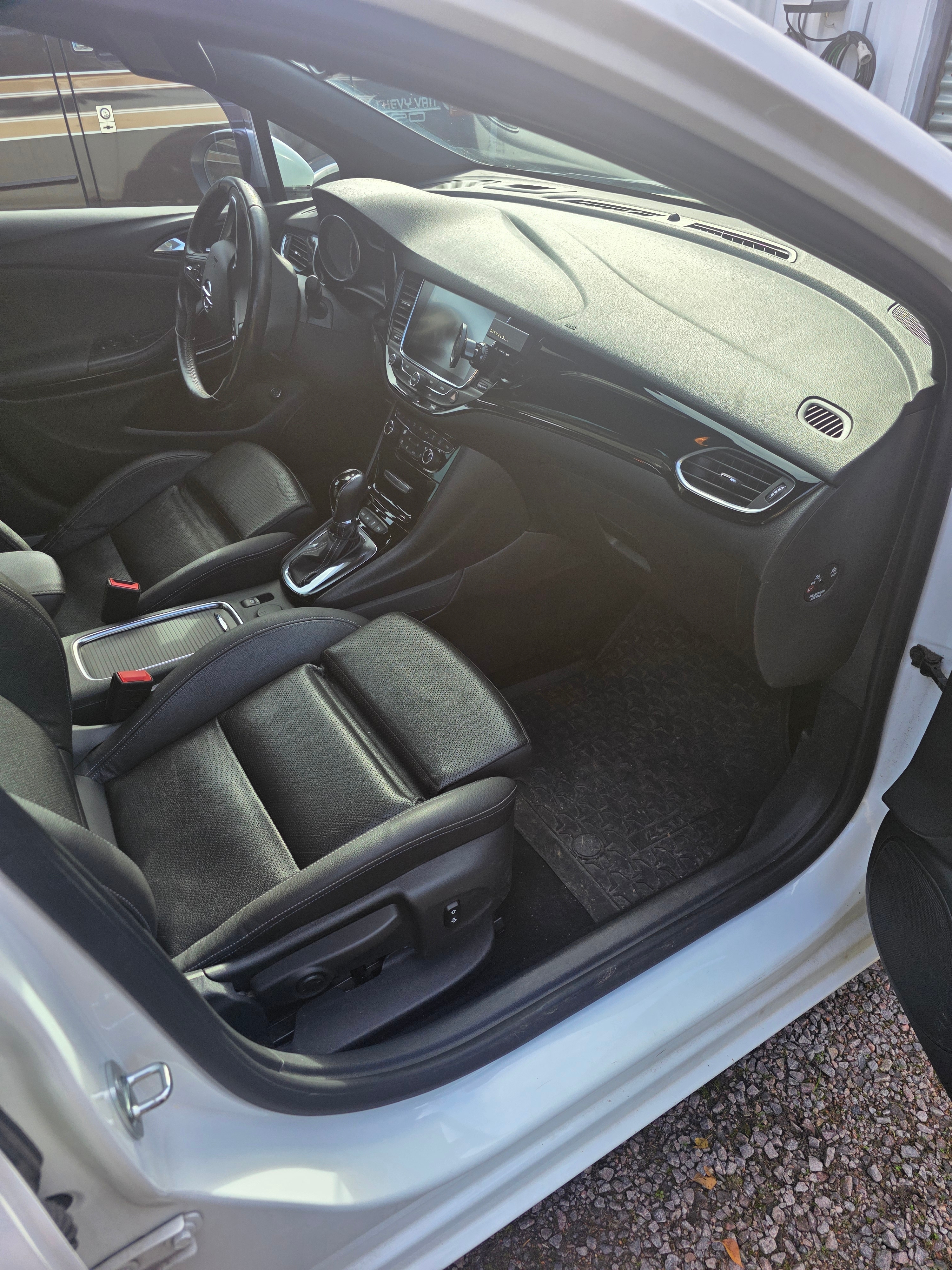 Opel Astra Sports Tourer 1.6 CDTI 2017, kuva 5/9