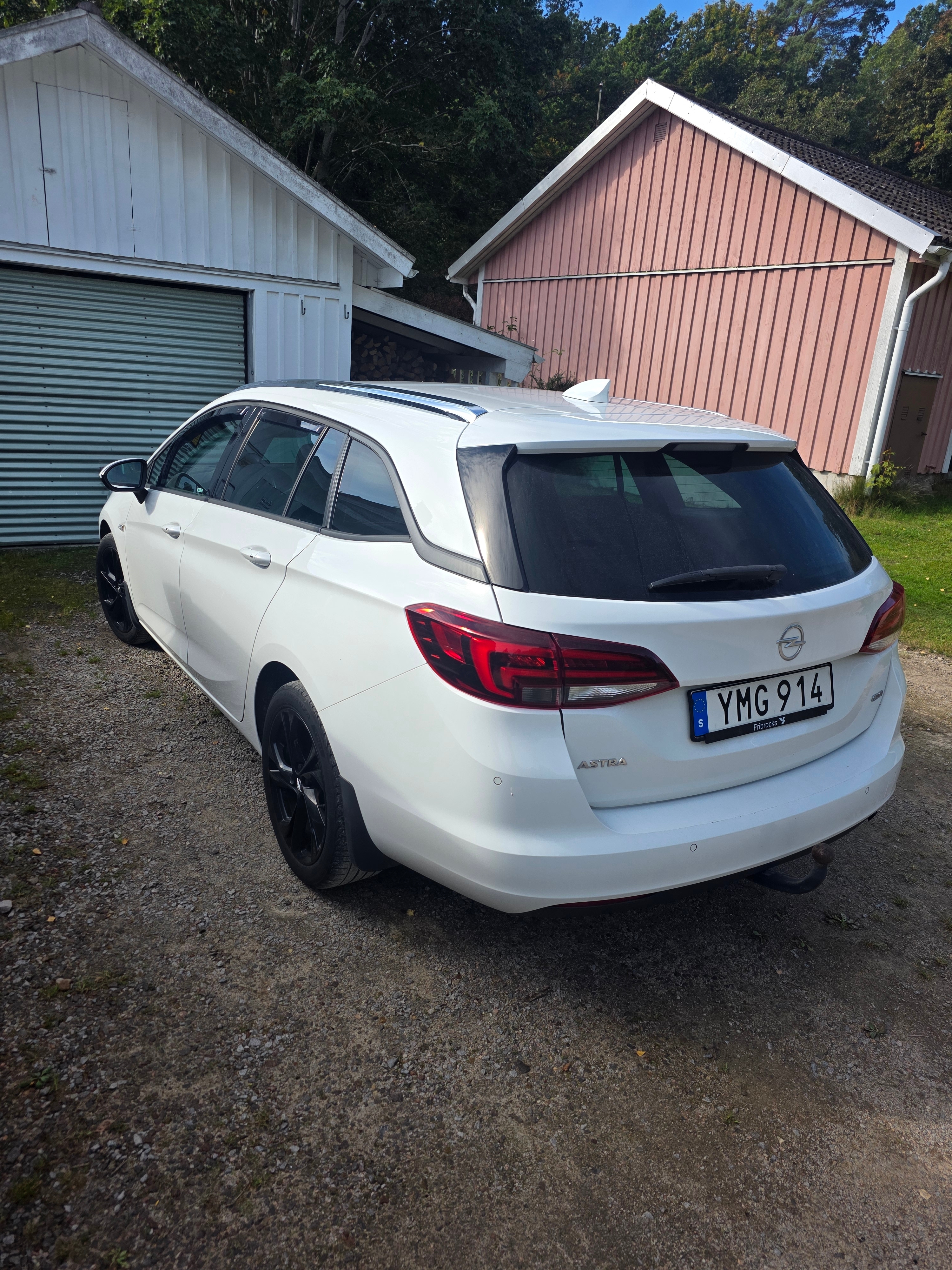 Opel Astra Sports Tourer 1.6 CDTI 2017, kuva 3/9