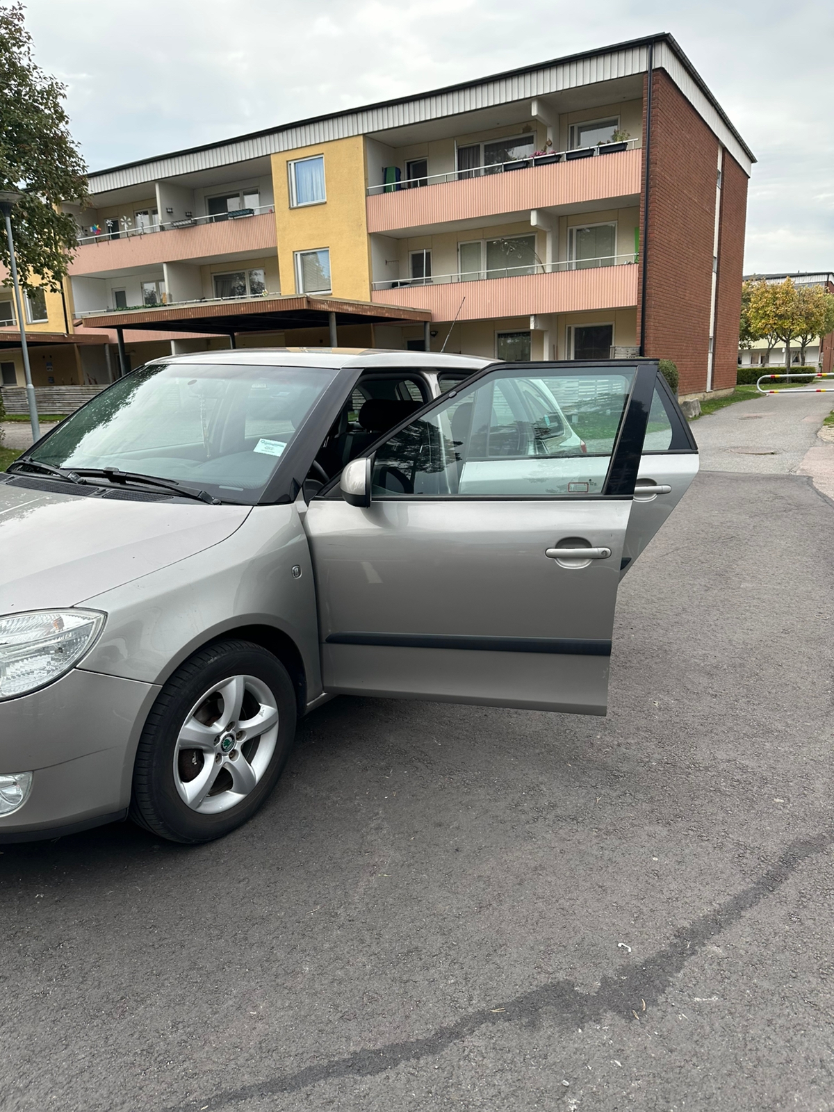 Skoda Fabia Kombi 1.6 Manuell 2009, kuva 4/8