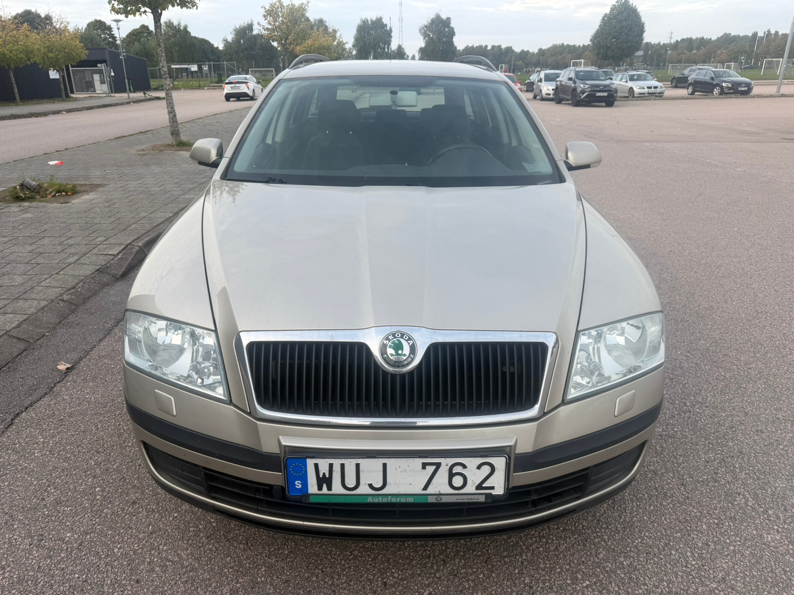 Skoda Octavia Kombi 1.6 FSI Manuell 2005, bild 2/10