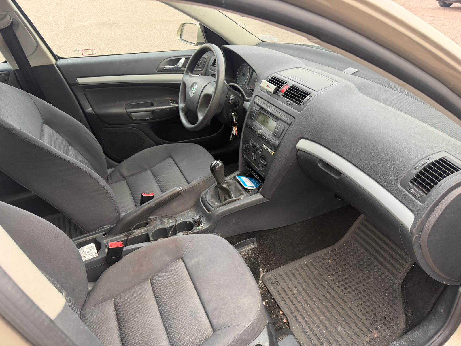 Skoda Octavia Kombi 1.6 FSI Manuell 2005, bild 6/10