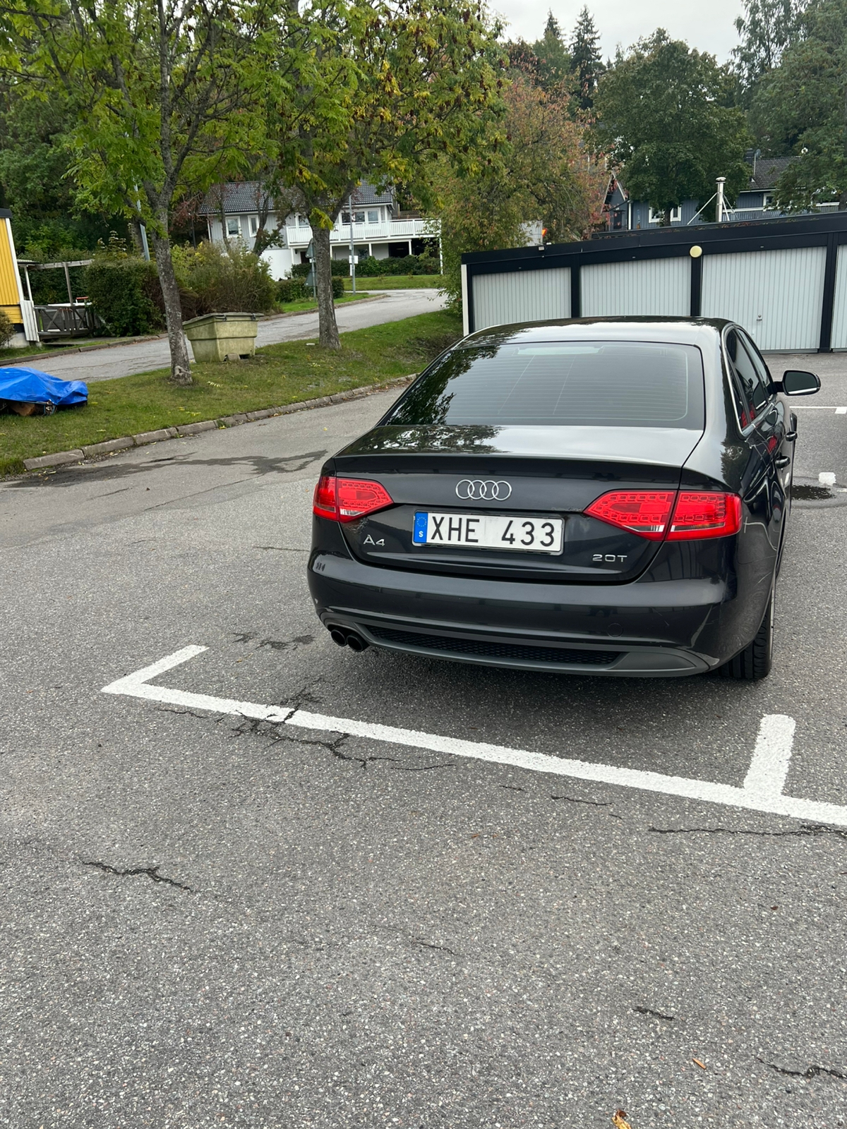 Audi A4 Sedan 2.0 TFSI E85 Manuell 2010, bild 3/10