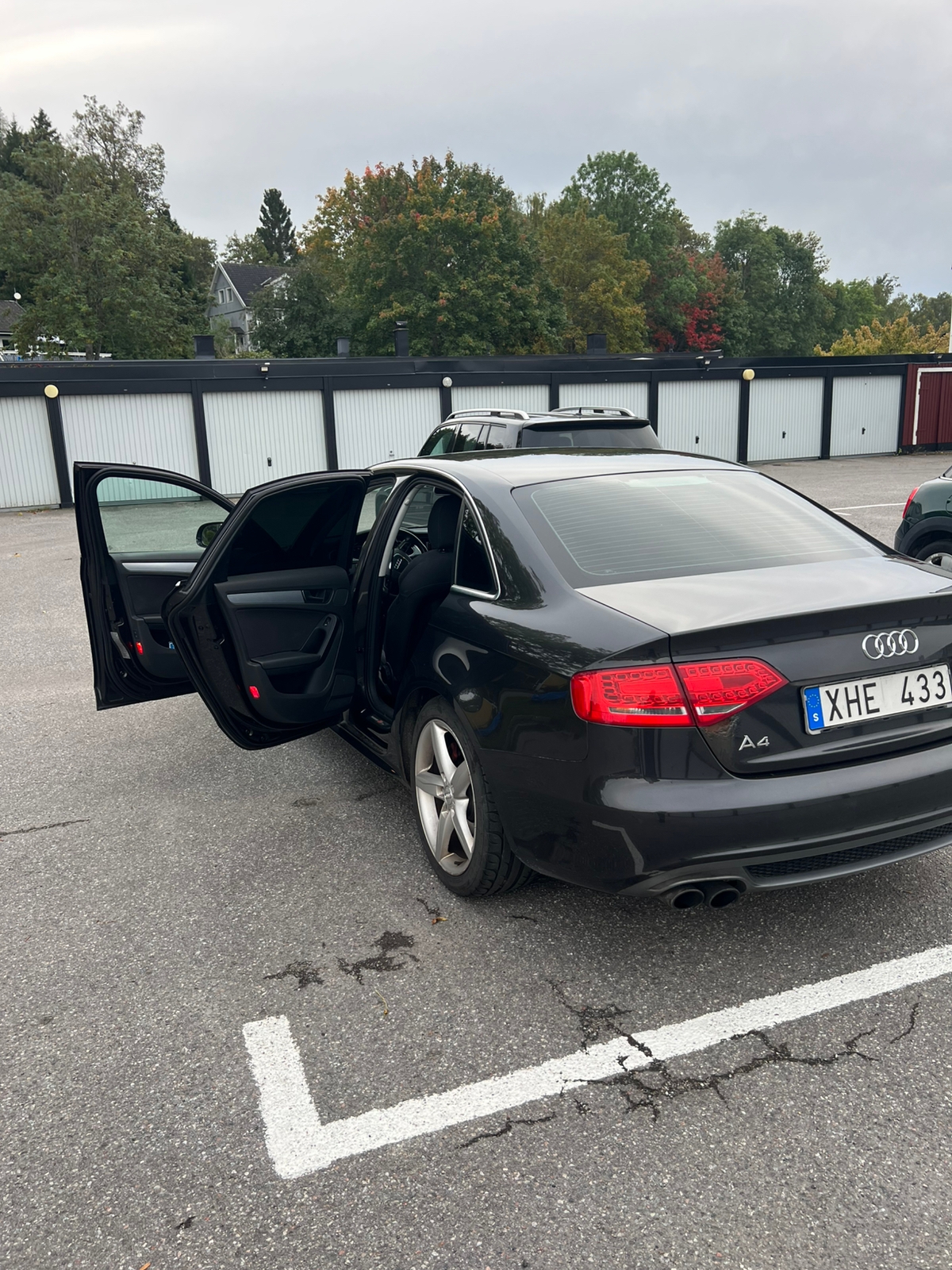 Audi A4 Sedan 2.0 TFSI E85 Manuell 2010, bild 4/10