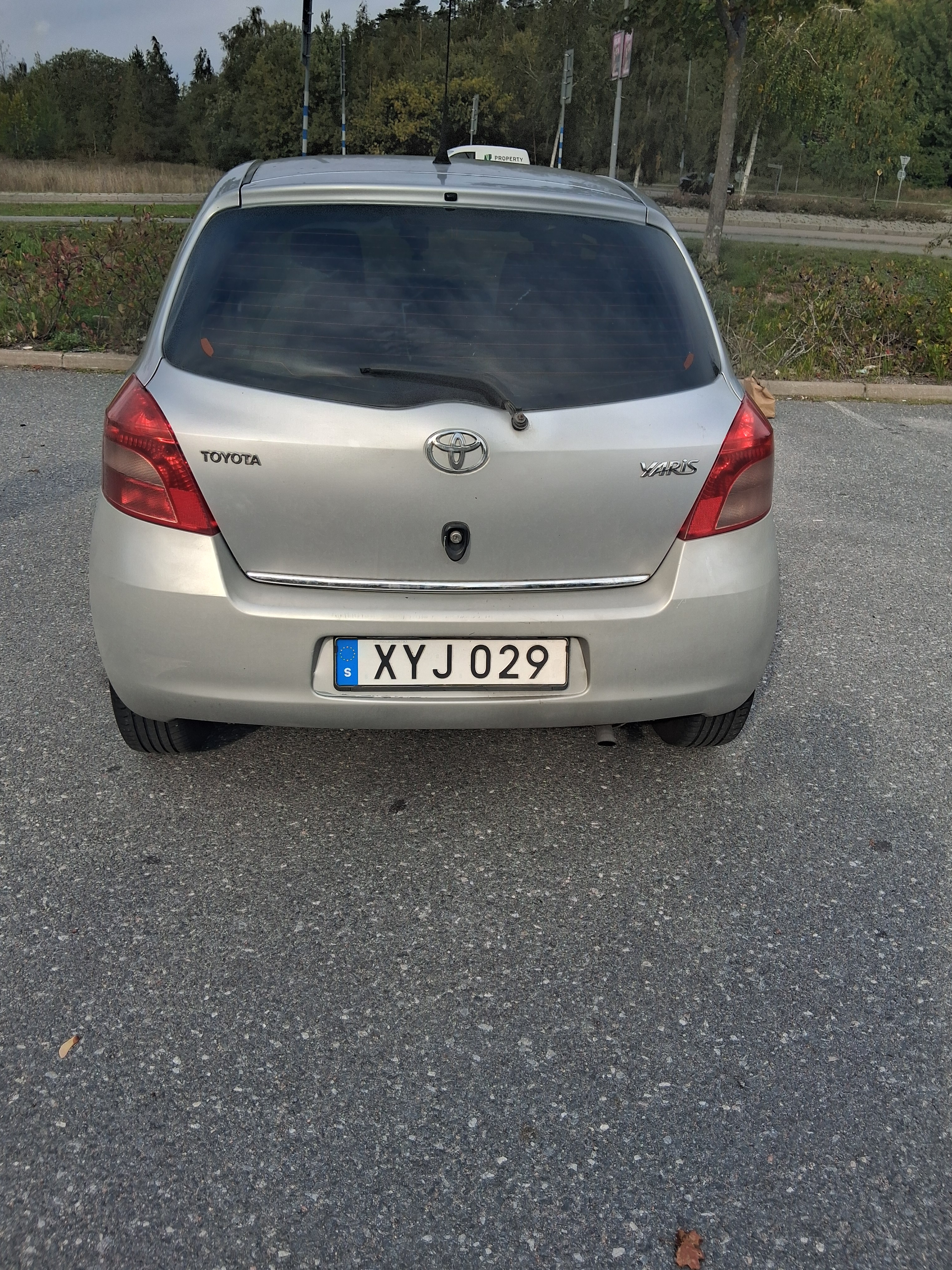 Toyota Yaris 5-dörrar 1.3 VVT-i Manuell 2006, bild 4/5