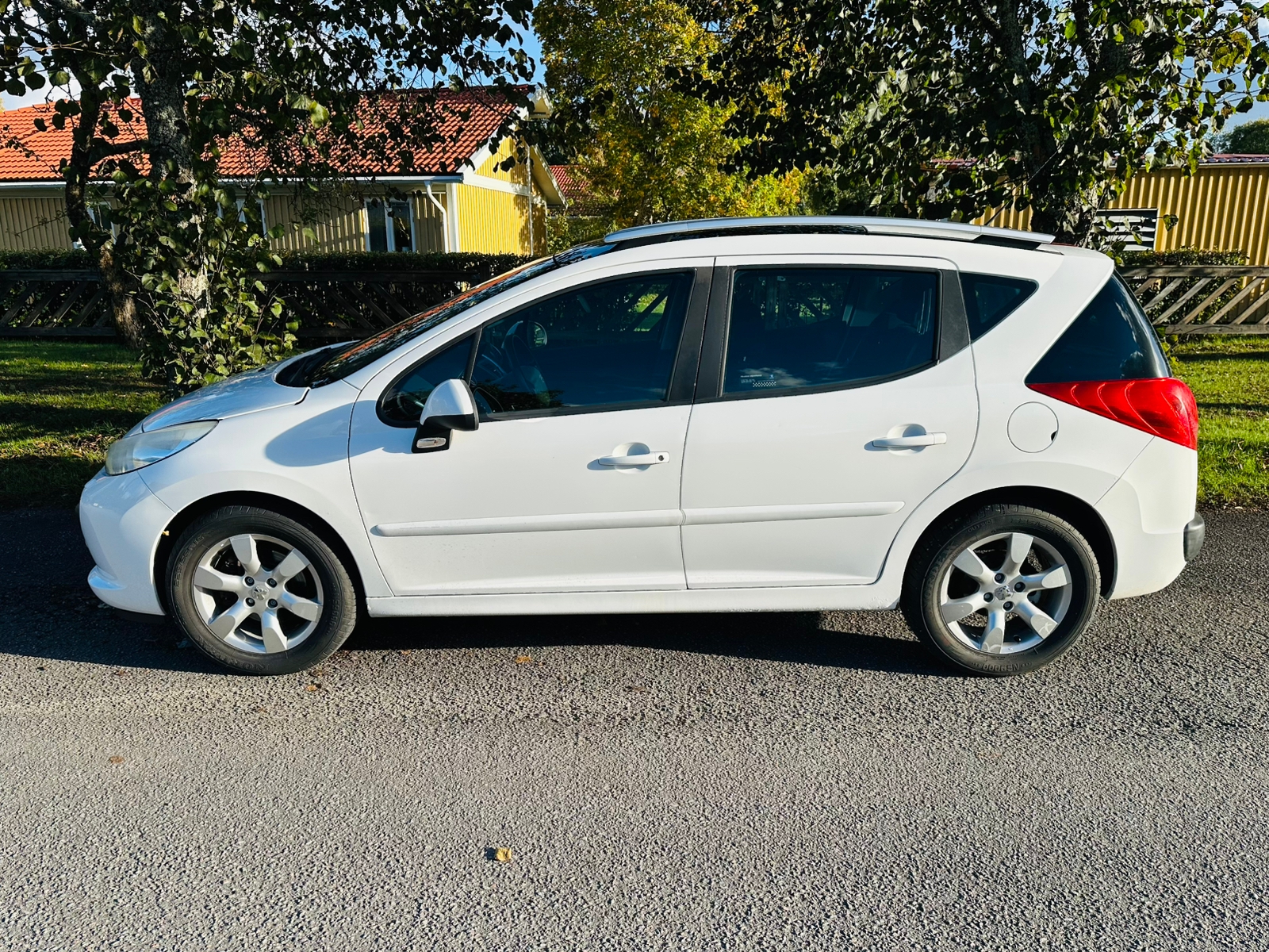 Peugeot 207 SW 1.6 BESIKTAD 2008, bild 3/8