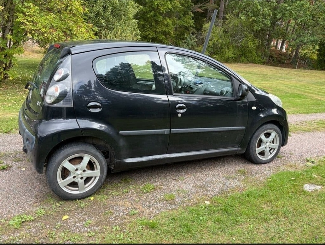 Citroen C1 5-dörrar 1.0 Manuell 2010, photo 2/8