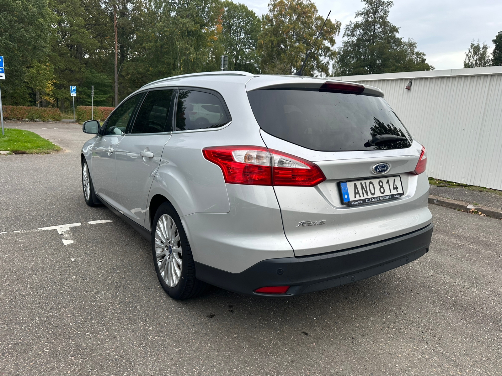Ford Focus Kombi 1.6 TDCi Manuell 2014, bild 4/10