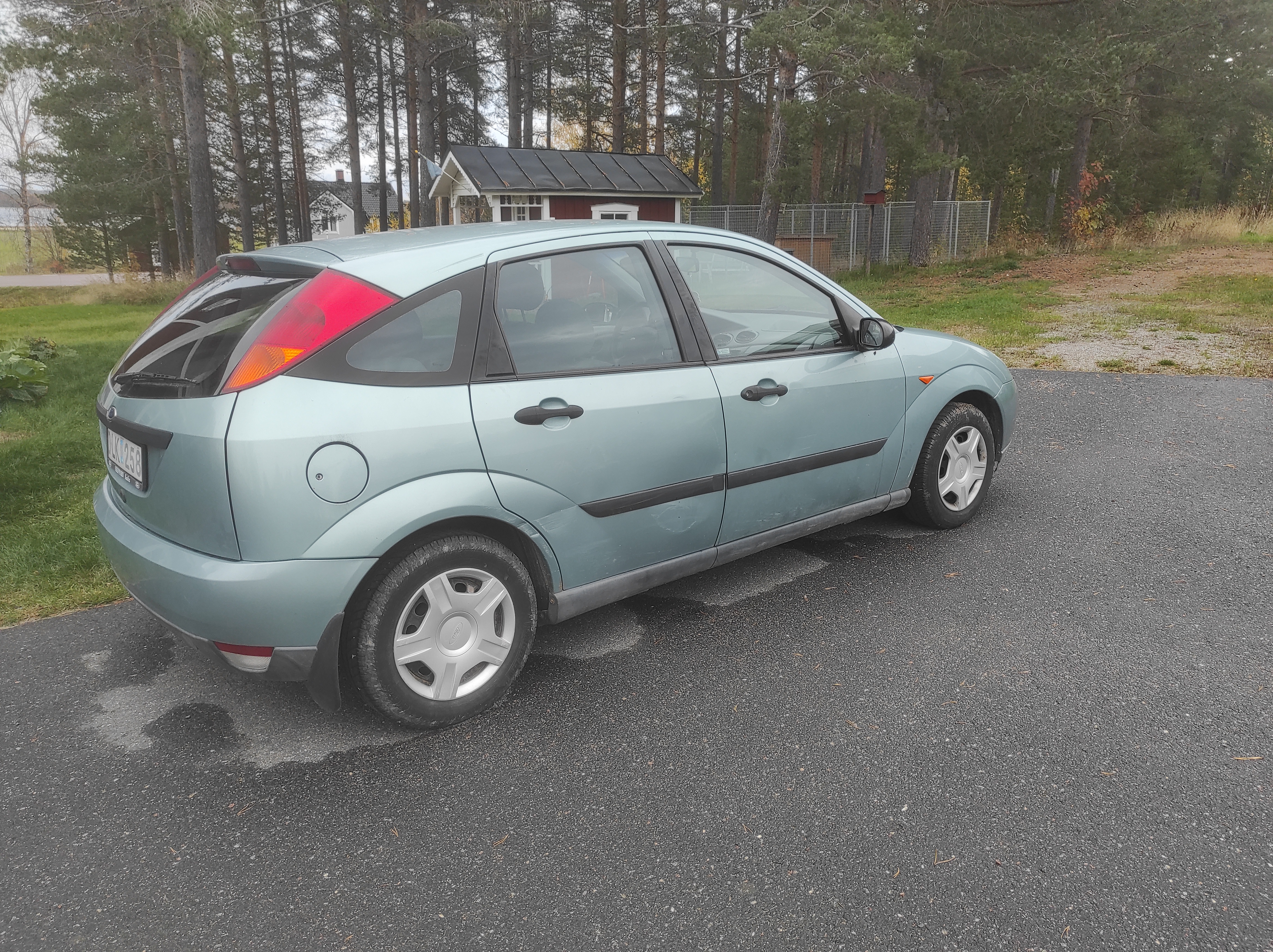 Ford Focus 5-dörrars 1.6 Manuell 1999, kuva 2/10
