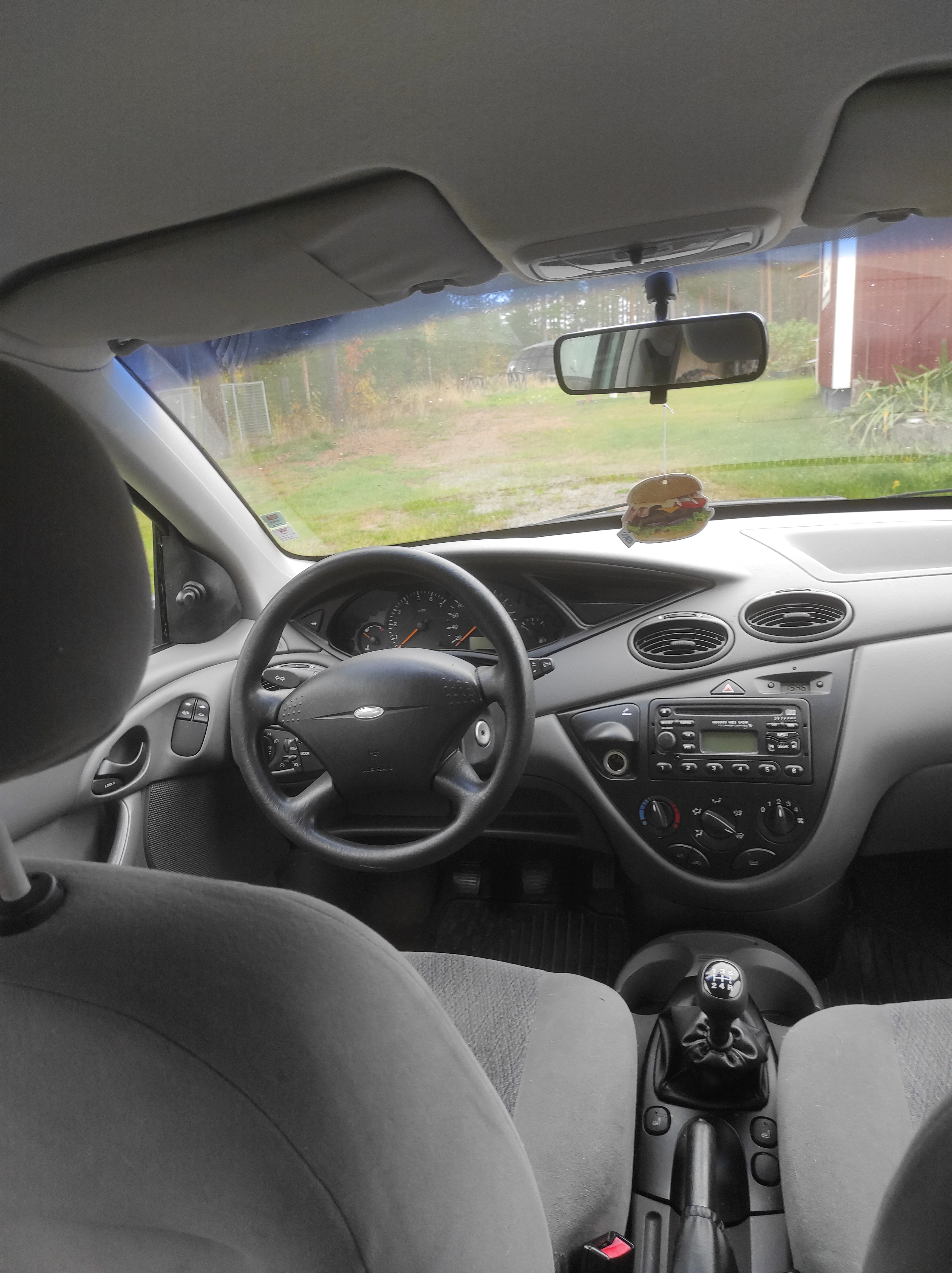 Ford Focus 5-dörrars 1.6 Manuell 1999, kuva 4/10