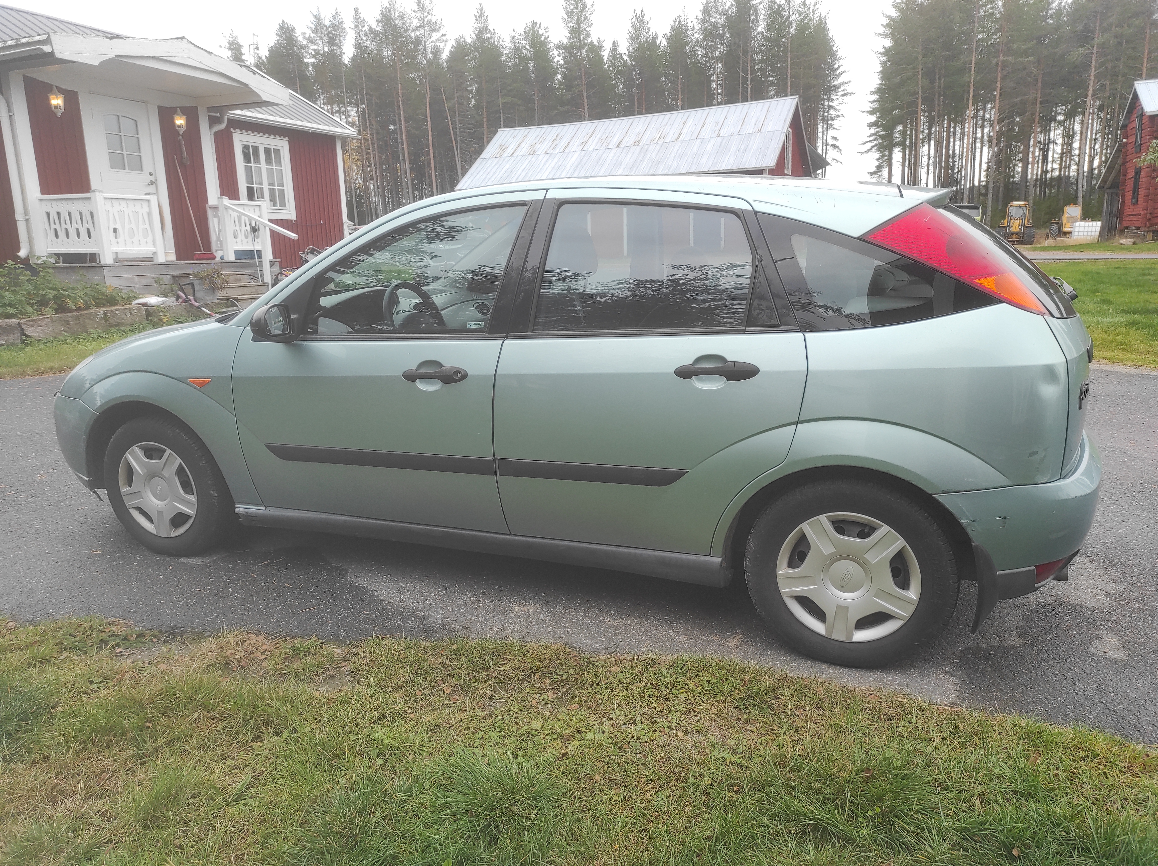 Ford Focus 5-dörrars 1.6 Manuell 1999, kuva 3/10