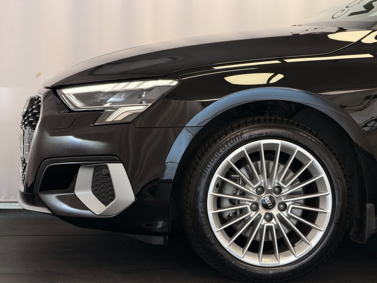 Audi A3 2023, photo 4/13