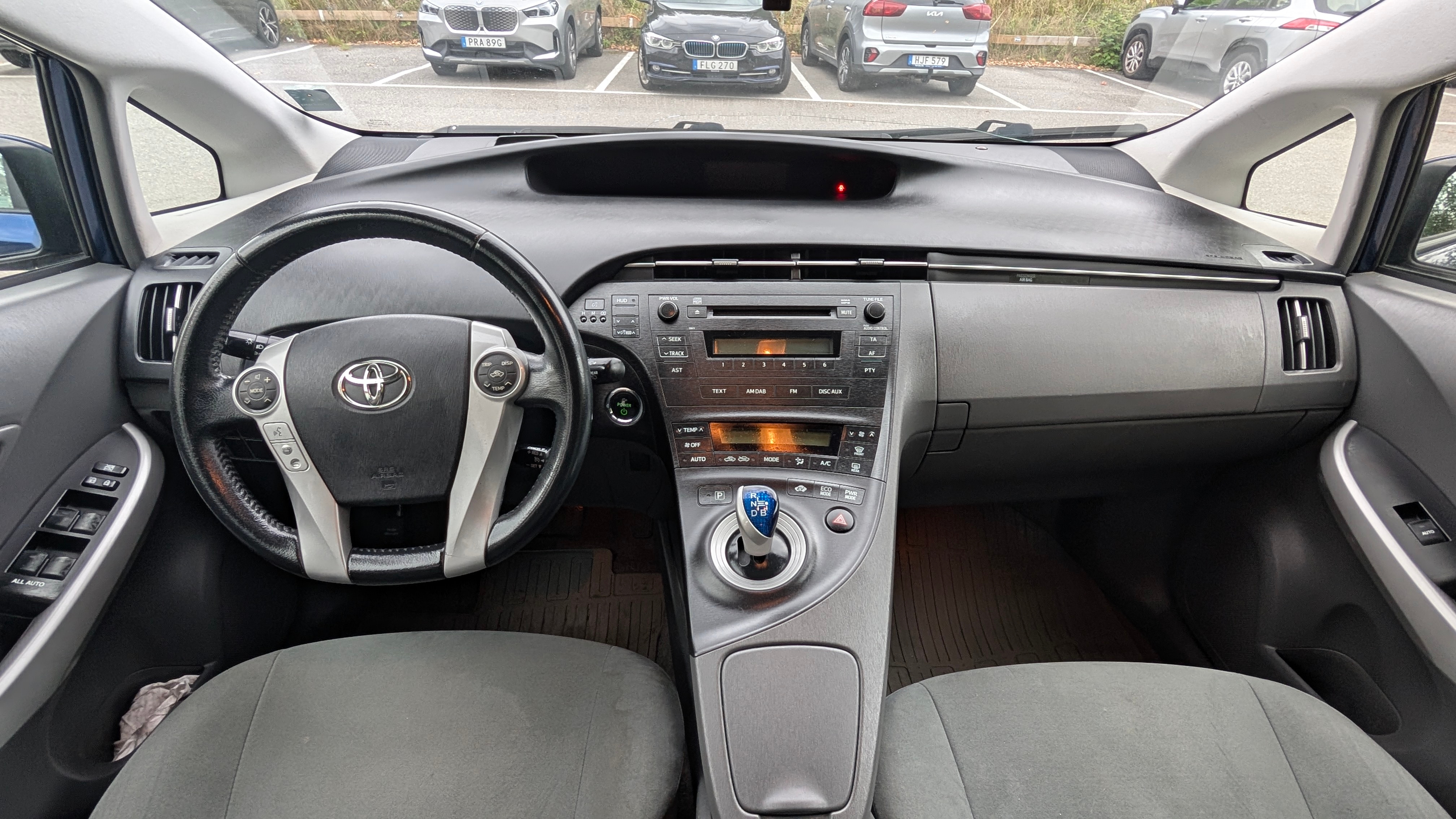 Toyota Prius Hybrid CVT 2011, kuva 6/10