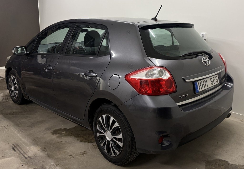 Toyota Auris 2010, bild 3/9