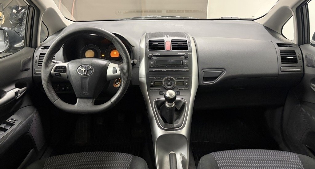 Toyota Auris 2010, bild 6/9