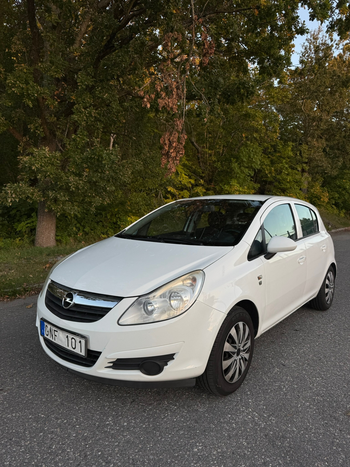 Opel Corsa 2010, bild 2/10