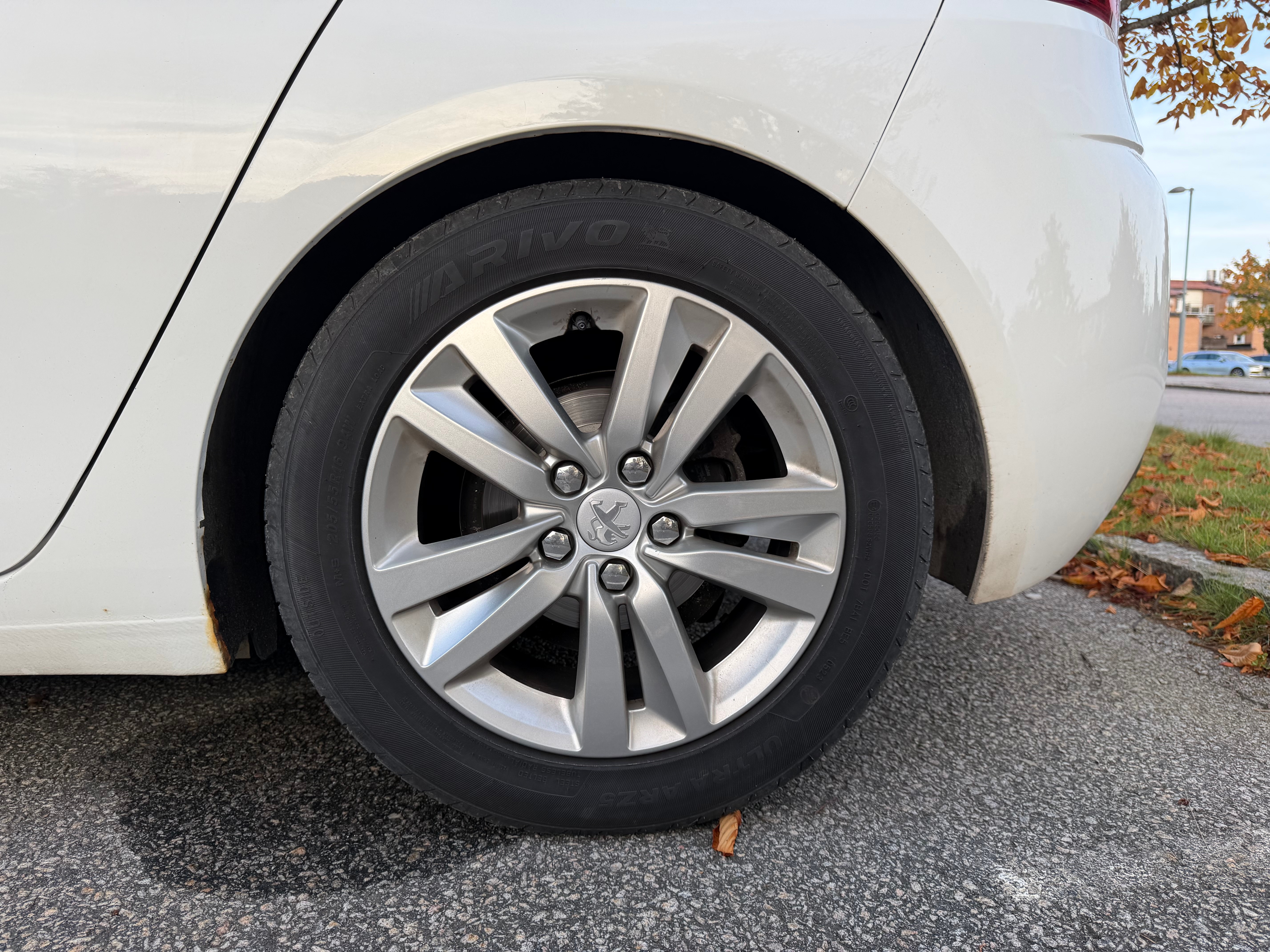 Peugeot 308 1.2 PureTech 110 Manuell 2014, bild 7/10